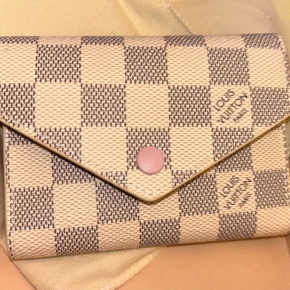 Wallet - Picture 1 of 1